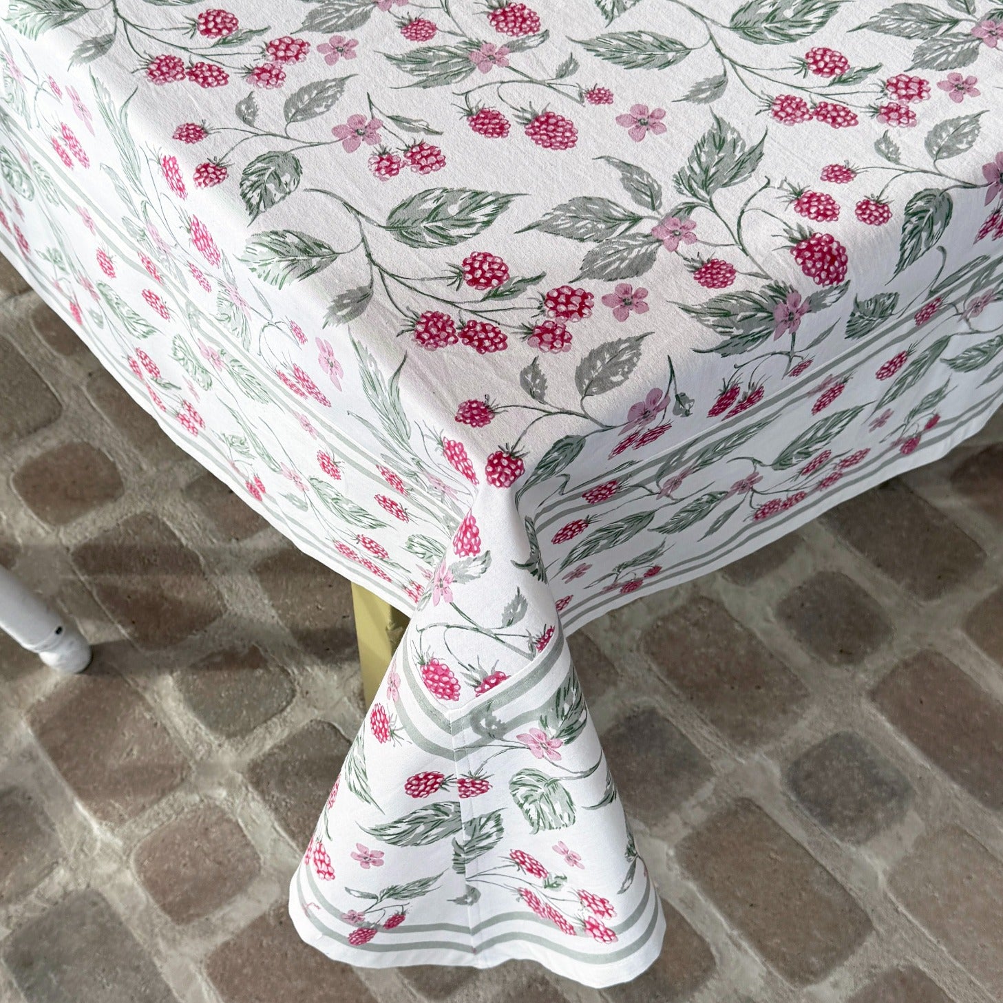 Raspberry Tablecloth – Mahogany at Home